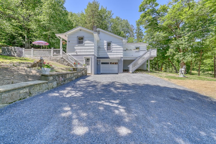 Spacious Westtown Home, Firepit, Up to 10 Guest